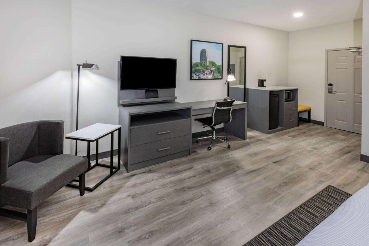 La Quinta Inn & Suites By Wyndham Ardmore Eksteriør billede