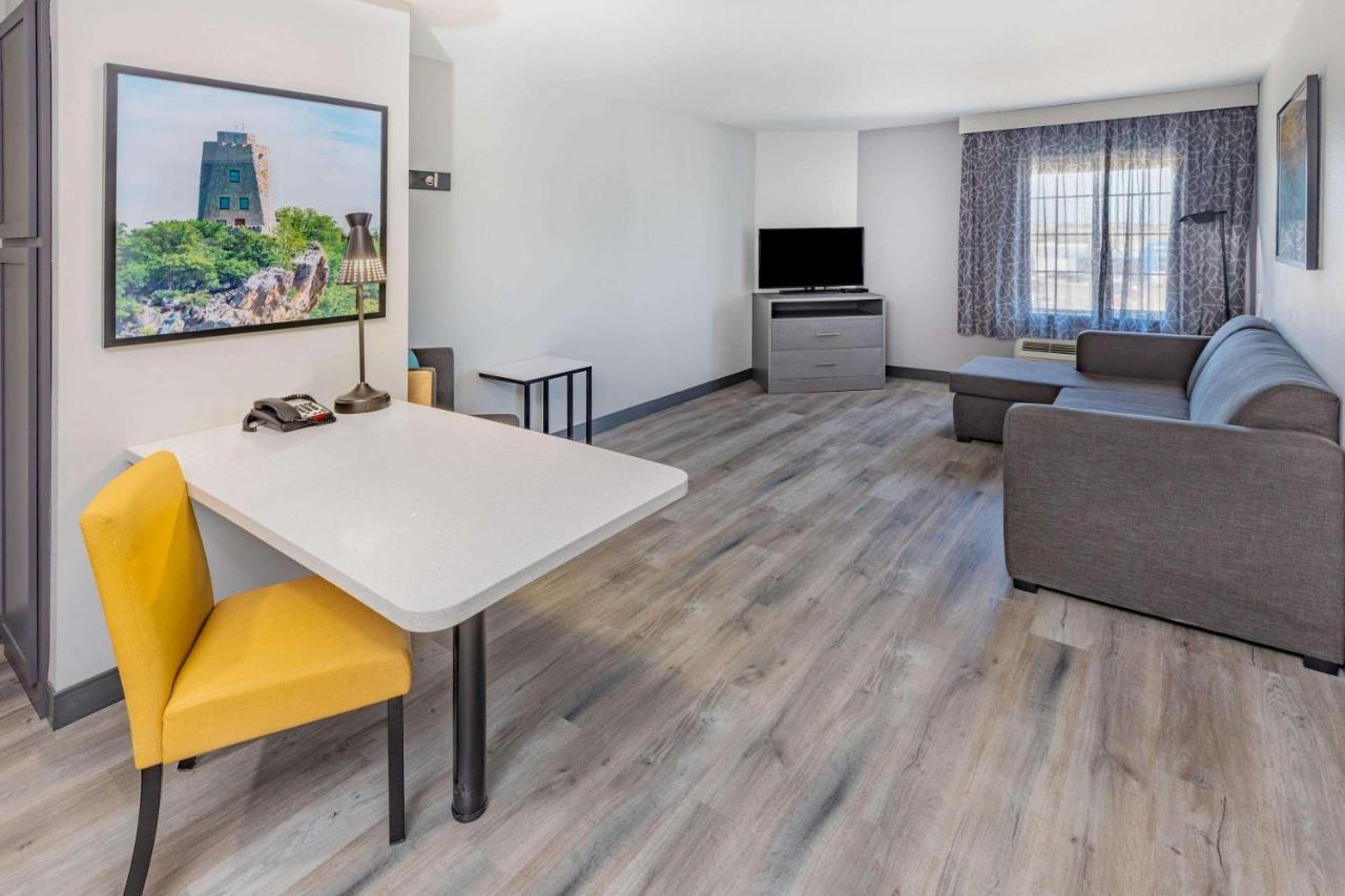 La Quinta Inn & Suites By Wyndham Ardmore Eksteriør billede