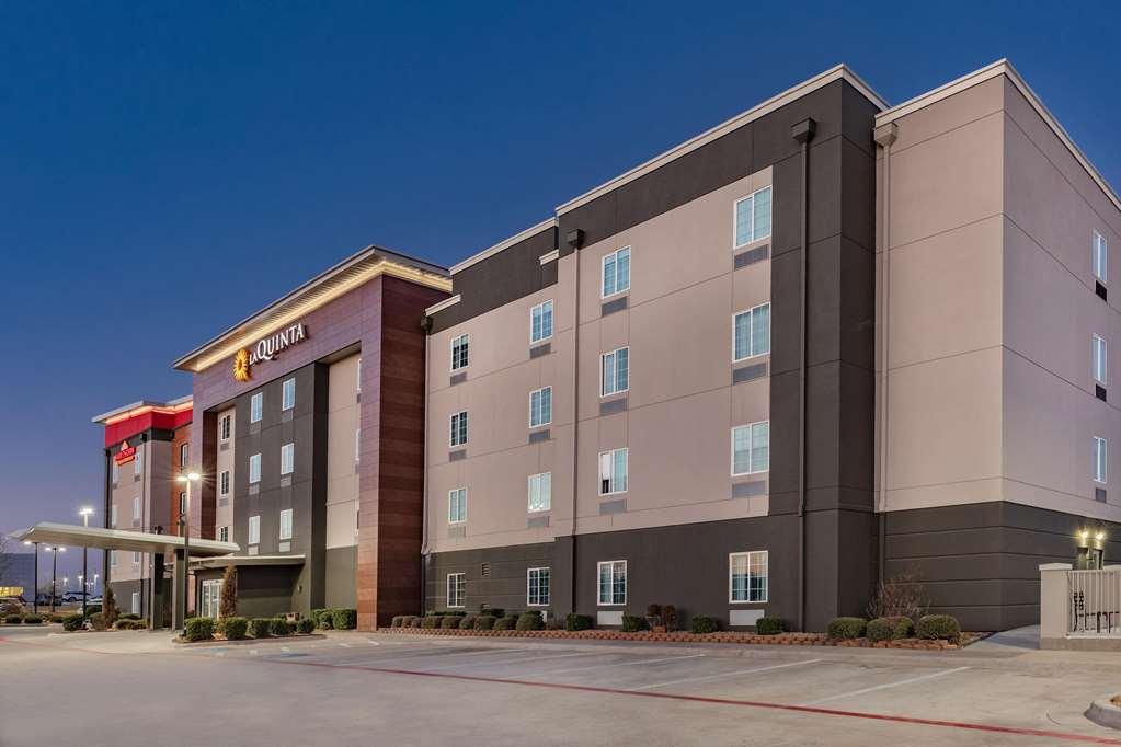 La Quinta Inn & Suites By Wyndham Ardmore Eksteriør billede